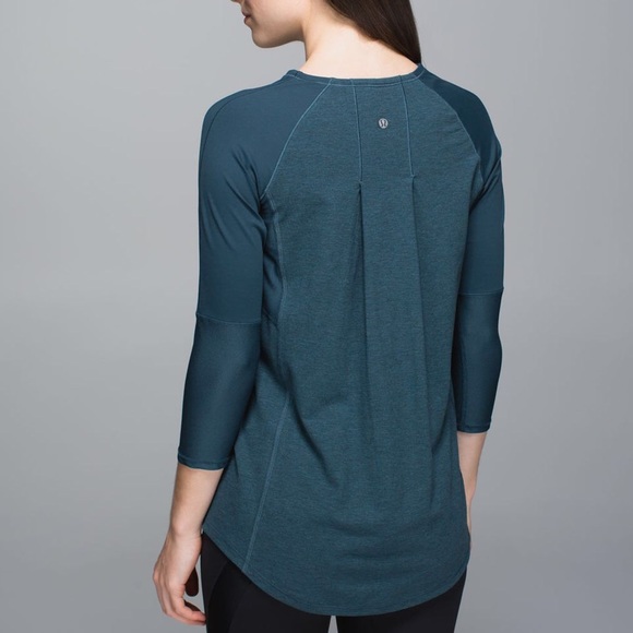 lululemon athletica Tops - Lululemon Clip-In Long Sleeve Alberta Lake Spincity Cycling Shirt Top back pleat